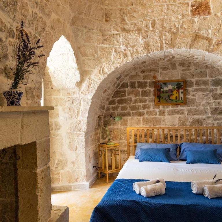 TRULLI MELOGINO with private beach volley camp - Three-Bedroom Villa - 11