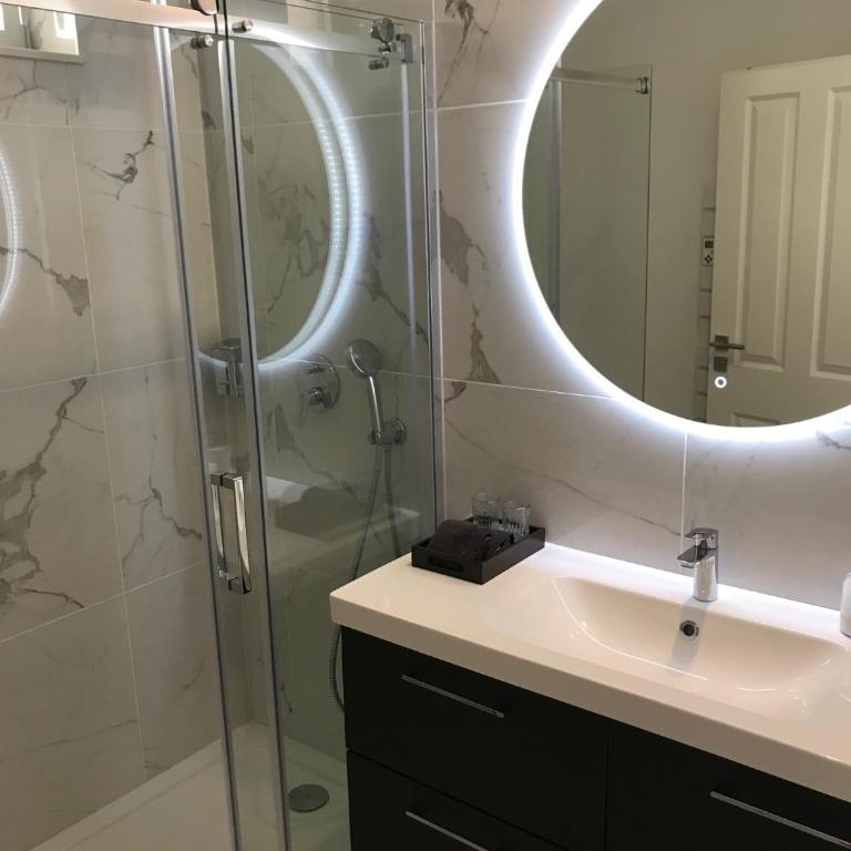 LAZARE Maison de Maître , appartements de standing avec parking privatif à seulement 7 minutes à pied du centre historique de Béziers - Appartement 1 Chambre - 1