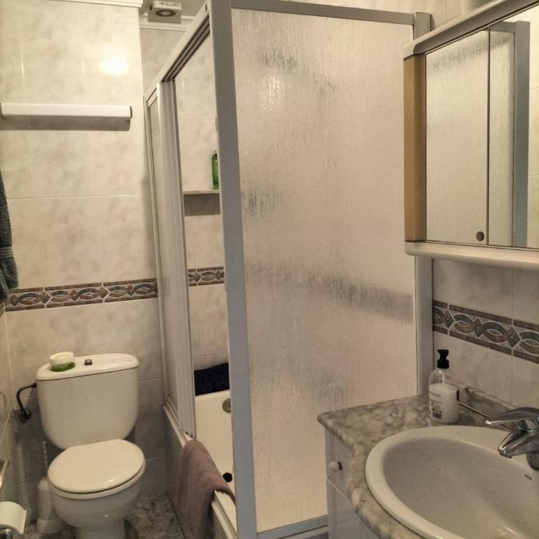Primera linea de Playa a 1km del puerto de Denia - Apartamento de 2 dormitorios - 10