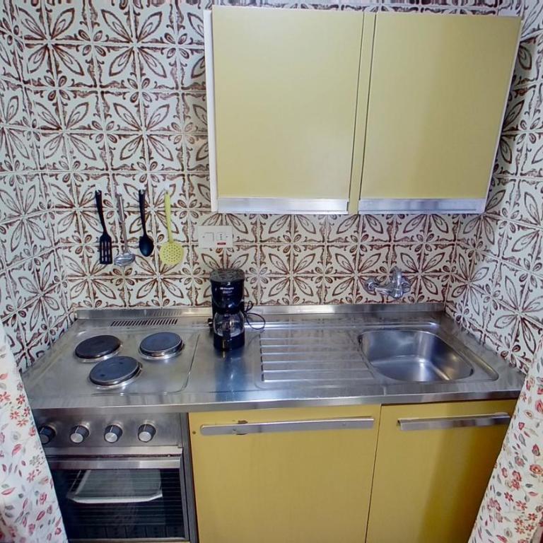 APARTAMENTOS CHINASOL (OFERTAS) - Estudio con vistas a las montañas - 6