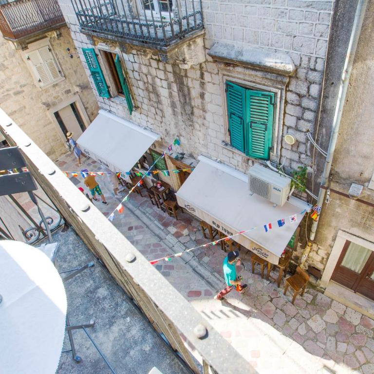 Old Town Mattarelli with Balcony and Street View - One-Bedroom Apartment - 38