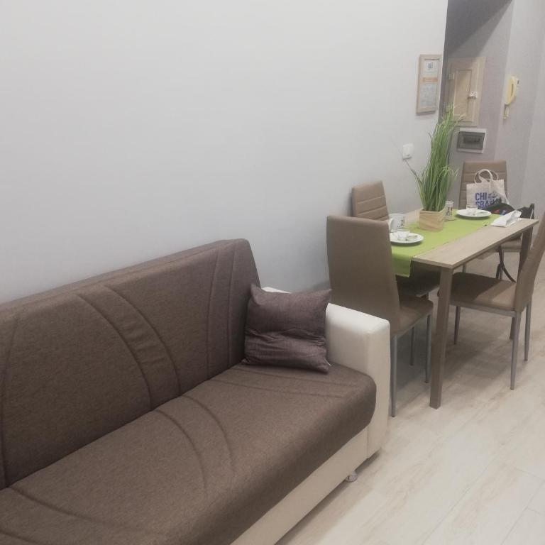 NANNI - King Studio with Sofa Bed - 1