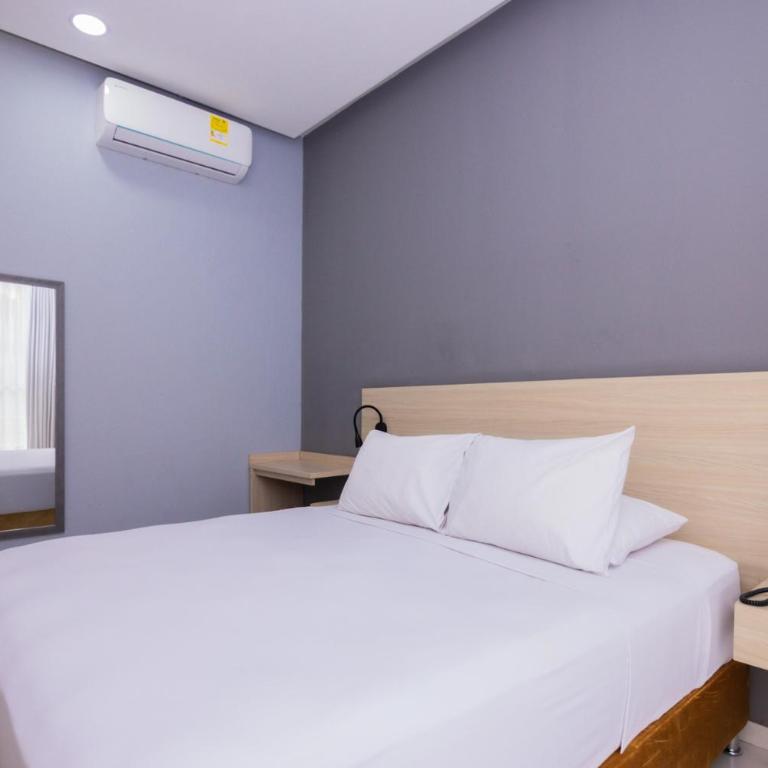 Hotel Gallery Cartagena - Queen Room with Balcony - 16