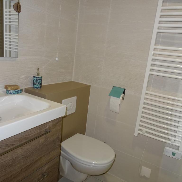 Studio 3* avec Alcôve, Balcon Face Mer, Plage à 150m - Les Sables-d'Olonne - FR-1-92-921 - Apartment - 3