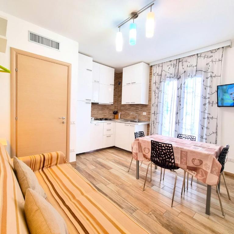 Royal Sea House - Superior Apartment with Lateral Sea View - 5