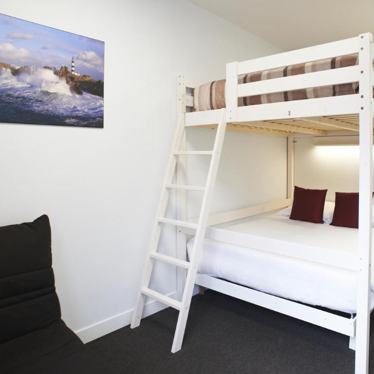 Logis Hotel Chateaubriand - Chambre Familiale (4 Adultes) - 1