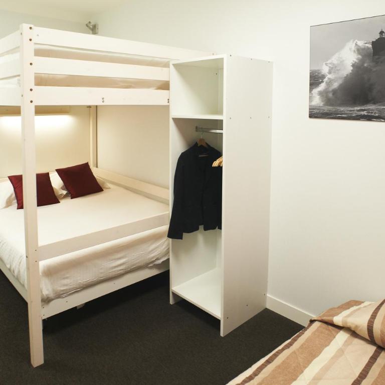Logis Hotel Chateaubriand - Chambre Familiale (4 Adultes) - 3