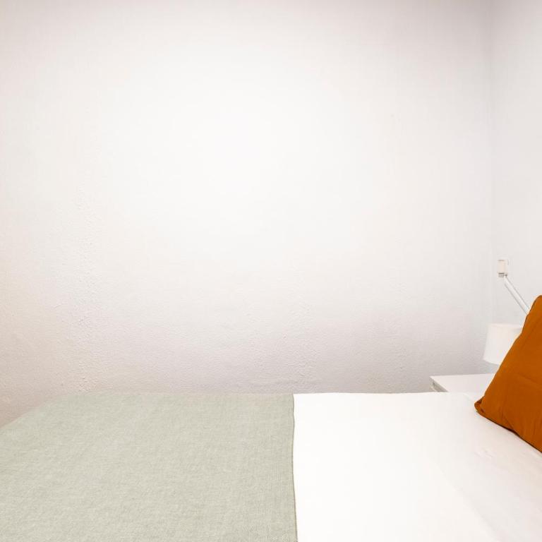 CENTRIC APARTMENT GAUDI - Three-Bedroom Apartment - 23