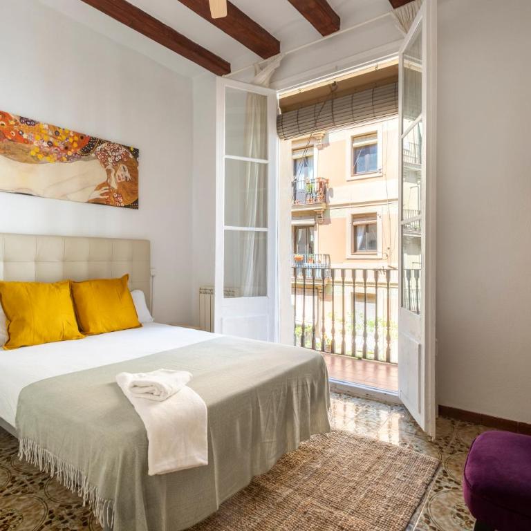 CENTRIC APARTMENT GAUDI - Three-Bedroom Apartment - 1
