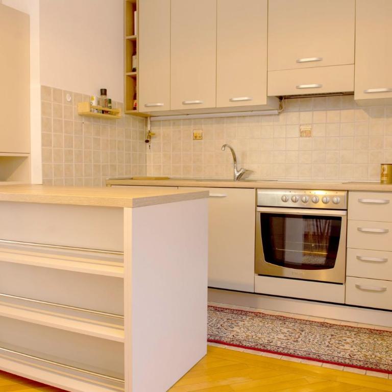 Engadin's Old Town Units - Free Parking - Apartman sa Balkonom - 17