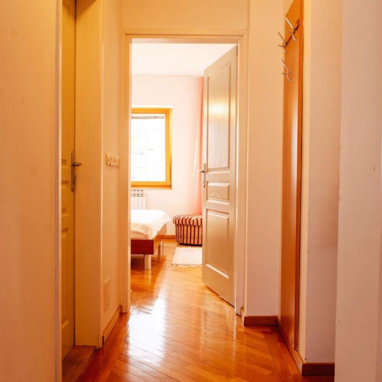 Engadin's Old Town Units - Free Parking - Apartman sa Balkonom - 18