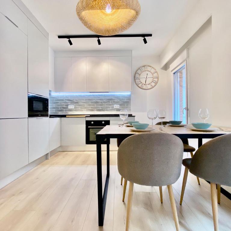 Latina Village - Apartamento de 2 dormitorios con Balcón - Two-Bedroom Apartment - 2