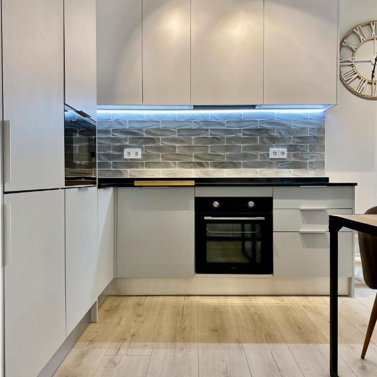 Latina Village - Apartamento de 2 dormitorios con Balcón - Two-Bedroom Apartment - 17