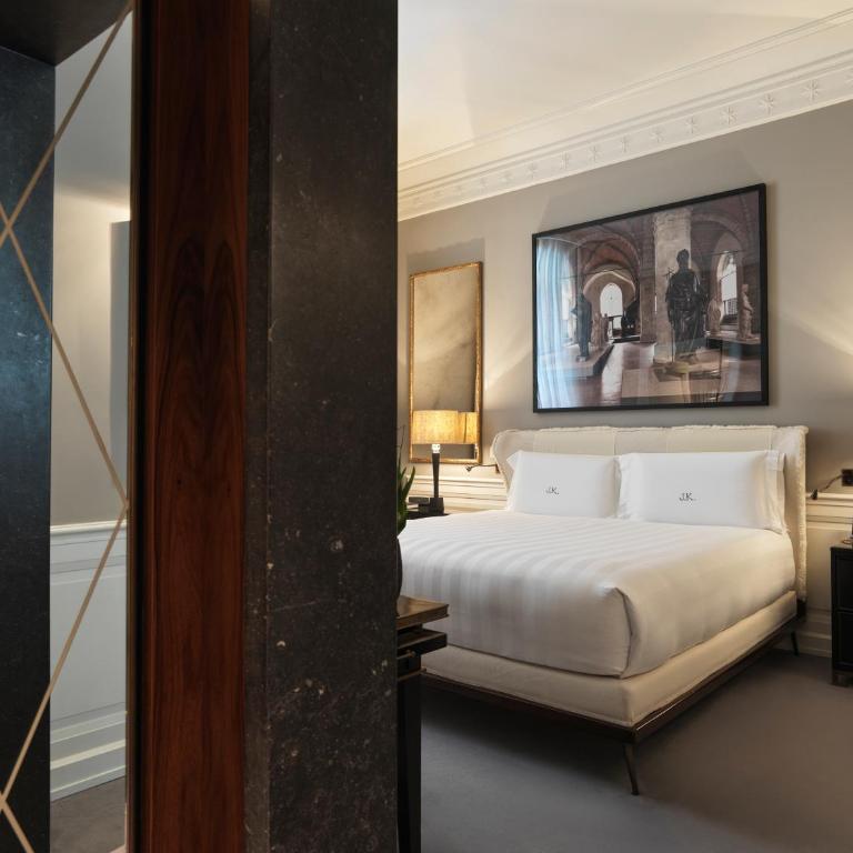 J.K. Place Roma - The Leading Hotels of the World - Camera Matrimoniale Superior - 2