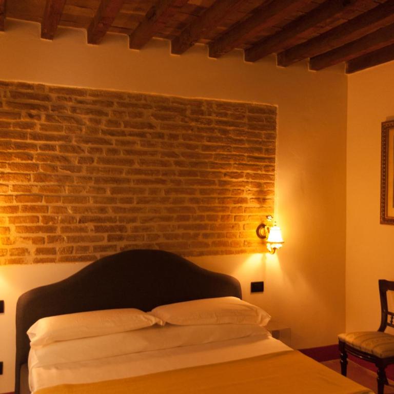 Palazzo Benucci - Superior King Room - 4