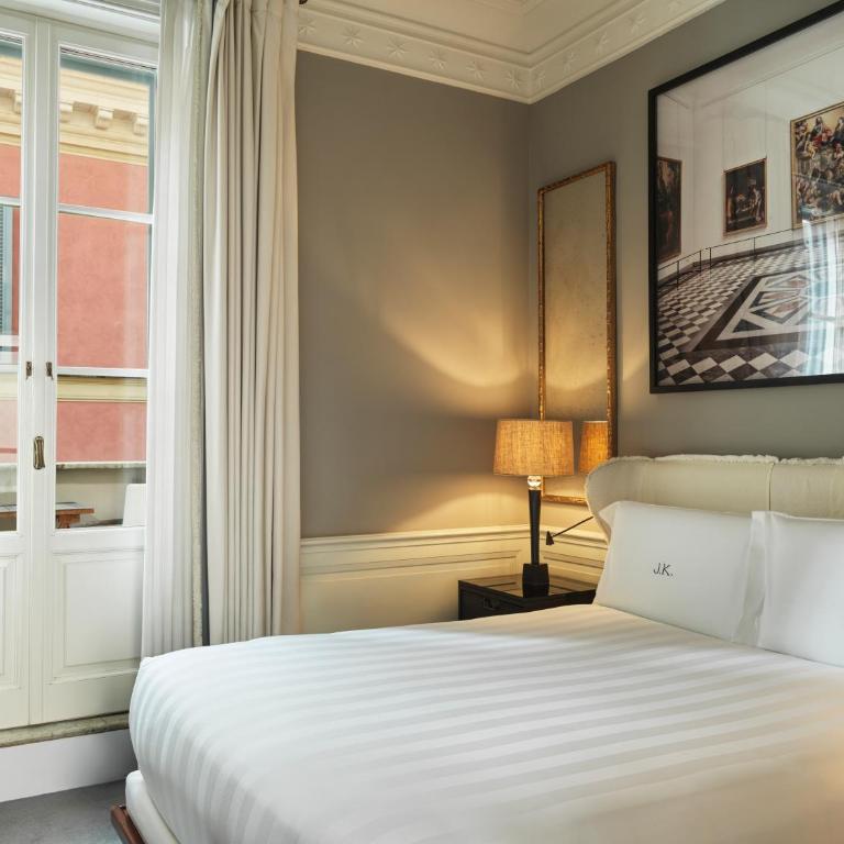 J.K. Place Roma - The Leading Hotels of the World - Camera JKClassic - 1