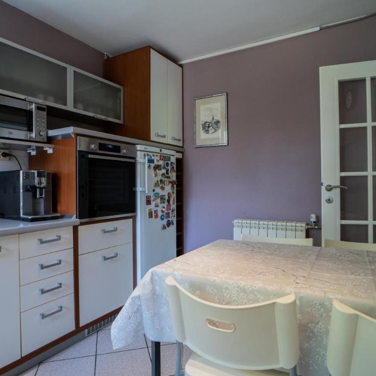 Family / Coworking Retreat Belgrade - Vila sa 3 Spavaće Sobe - 16