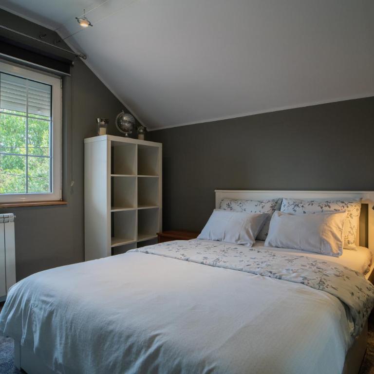 Family / Coworking Retreat Belgrade - Vila sa 3 Spavaće Sobe - 15