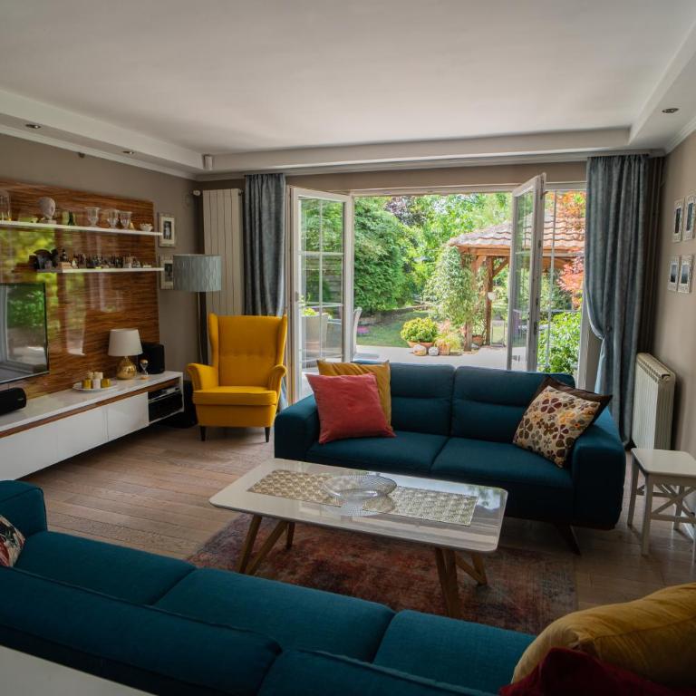Family / Coworking Retreat Belgrade - Vila sa 3 Spavaće Sobe - 1