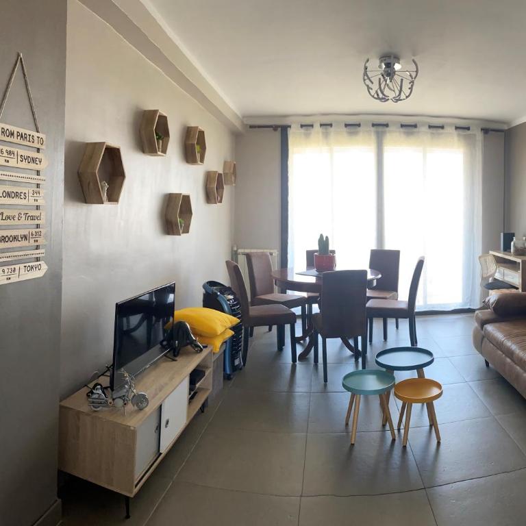 Sun escape, appart rénové climatisé 3 pièces 4-6 pers, 350m de la plage - Appartement 2 Chambres - 32