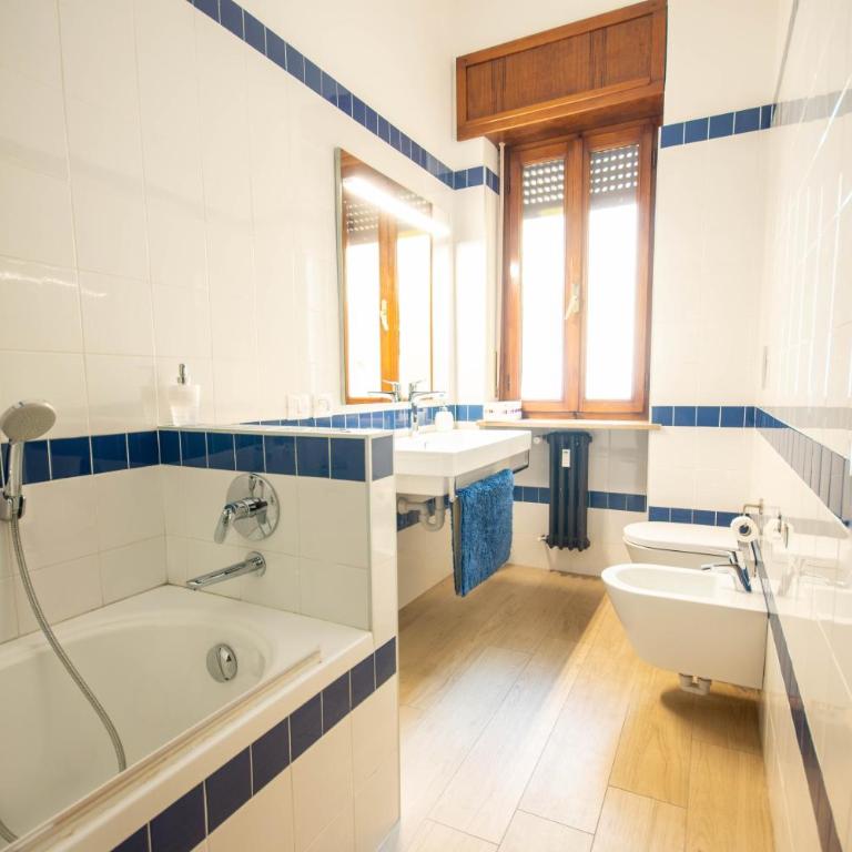 Cattaneo 19 Rooms - Camera Matrimoniale/Doppia con Letti Singoli con Bagno Privato Esterno - 13