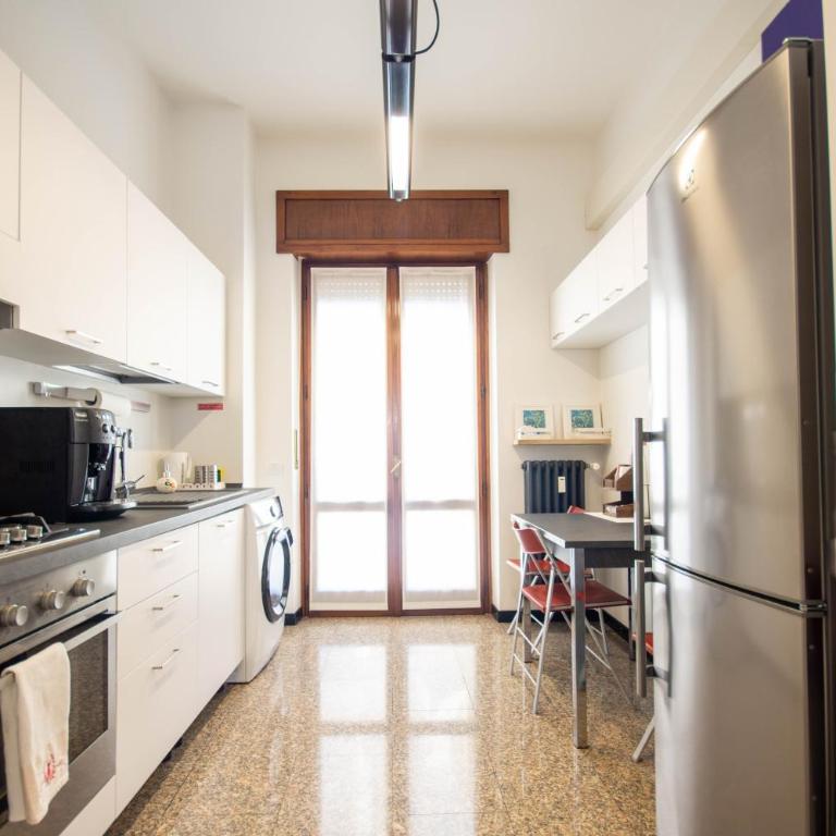 Cattaneo 19 Rooms - Camera Matrimoniale Standard con Bagno in Comune - 8