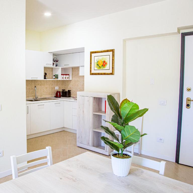 Appartamenti in centro a due passi dal mare - Cala Gonone - Appartamento con 1 Camera da Letto e Balcone - 13