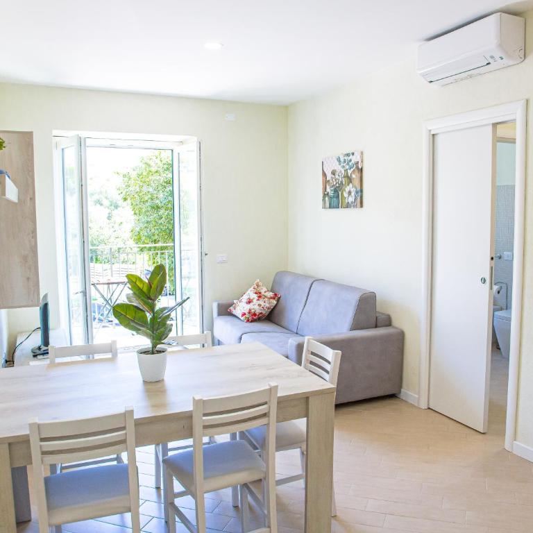 Appartamenti in centro a due passi dal mare - Cala Gonone - Appartamento con 1 Camera da Letto e Balcone - 1