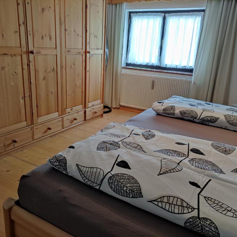 Direkt am Hopfensee- große Ferienwohnung - Apartment mit 1 Schlafzimmer - 28