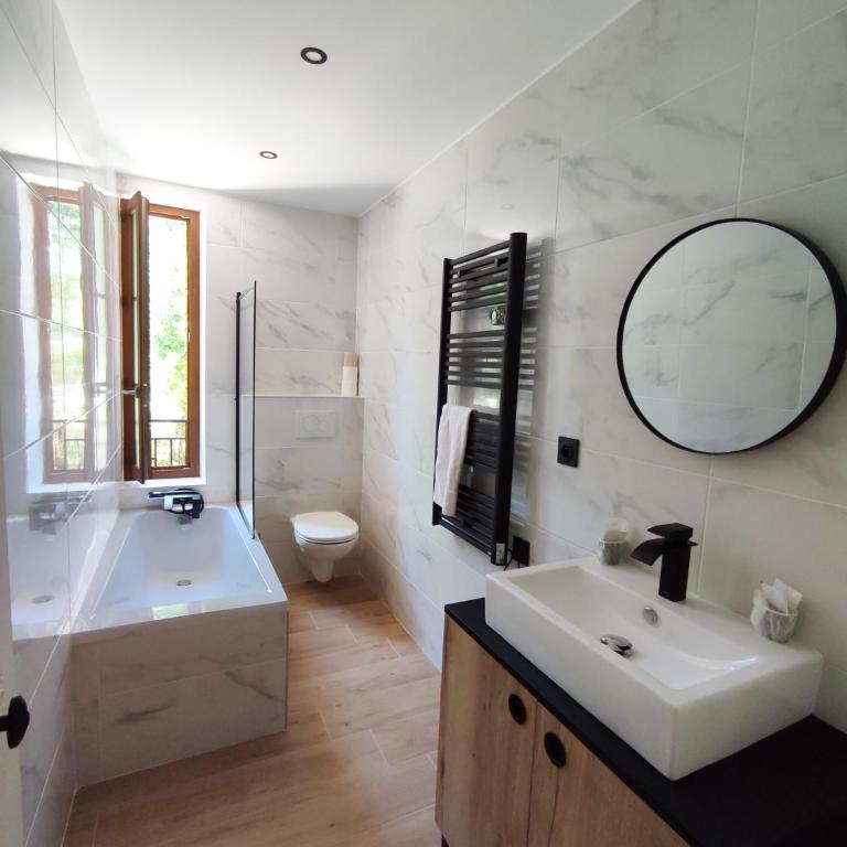 BO LODGE - Chambre Triple avec Baignoire - 1