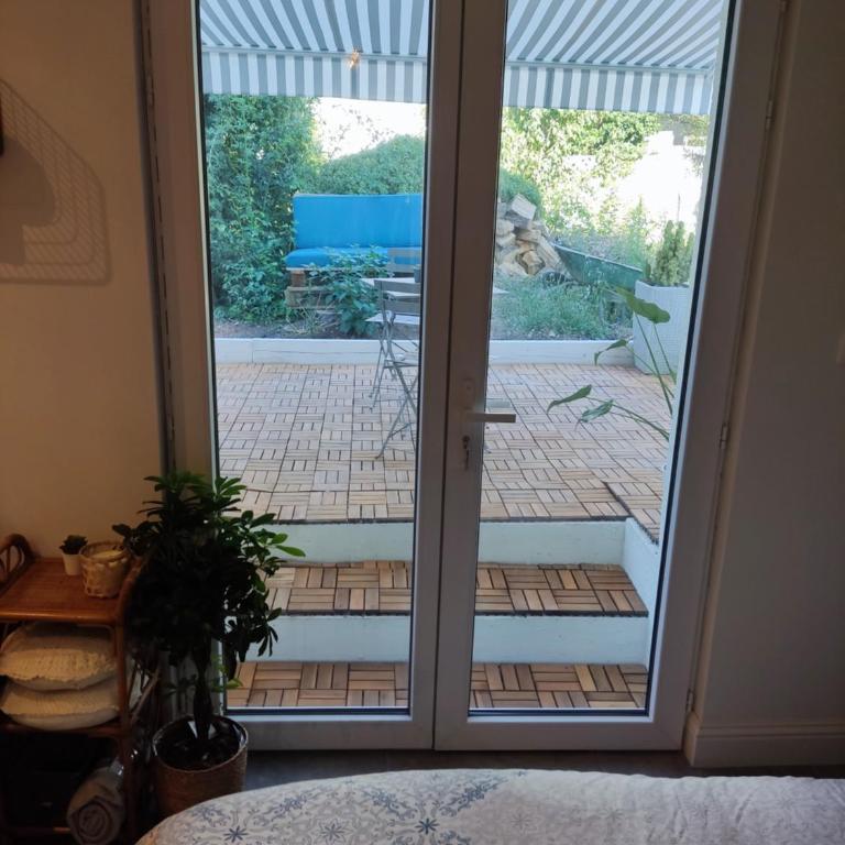 Superbe appartement avec jacuzzi avec jardin privé - Maison 1 Chambre - 11