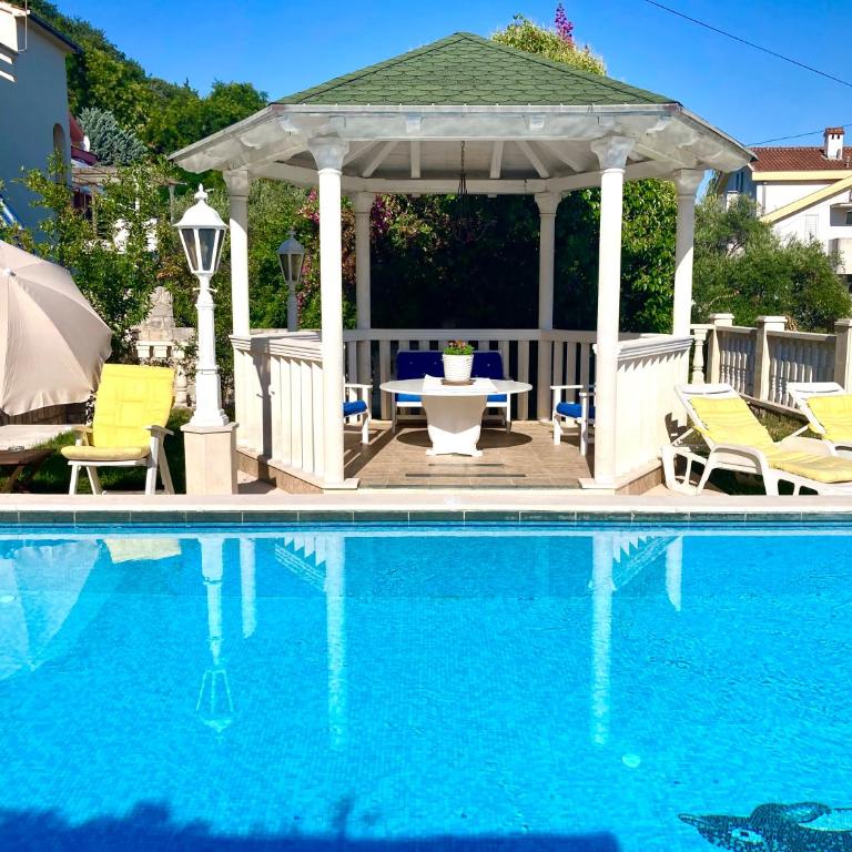 Guest House Vila Eli - Dvokrevetna Soba s Bračnim Krevetom, Zajedničkim Kupatilom i Pogledom na More - 21