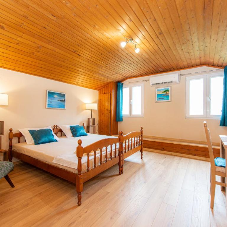 BARBARA101 - Two-Bedroom Apartment - 15