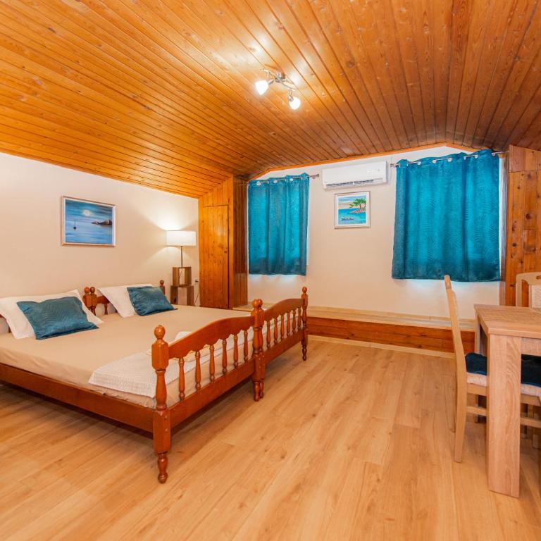 BARBARA101 - Two-Bedroom Apartment - 18