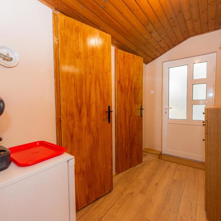 BARBARA101 - Two-Bedroom Apartment - 27