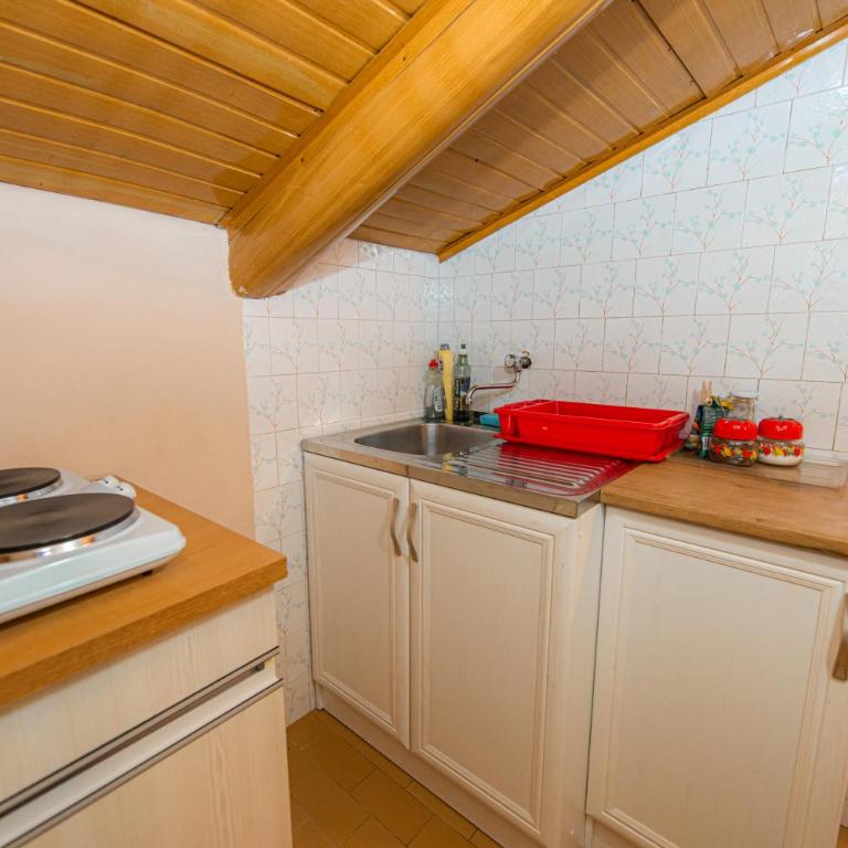 BARBARA101 - Two-Bedroom Apartment - 31