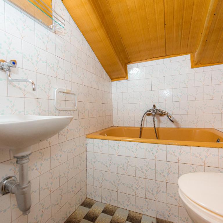 BARBARA101 - Two-Bedroom Apartment - 36