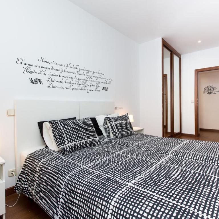 BookinMadrid - Puerta del Sol - Two-Bedroom Apartment - 30