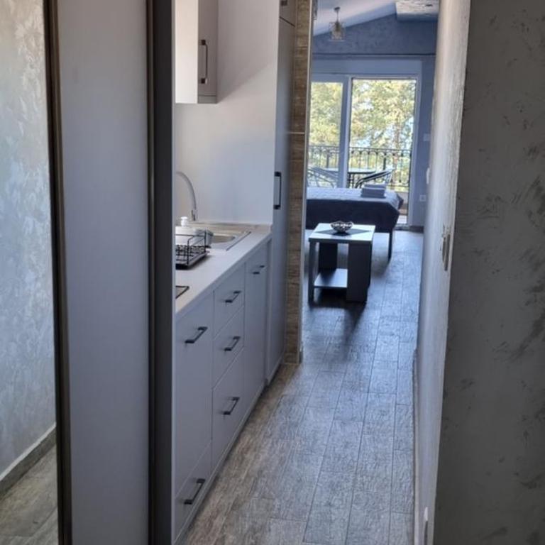 Amarok - Apartment with Balcony - 5