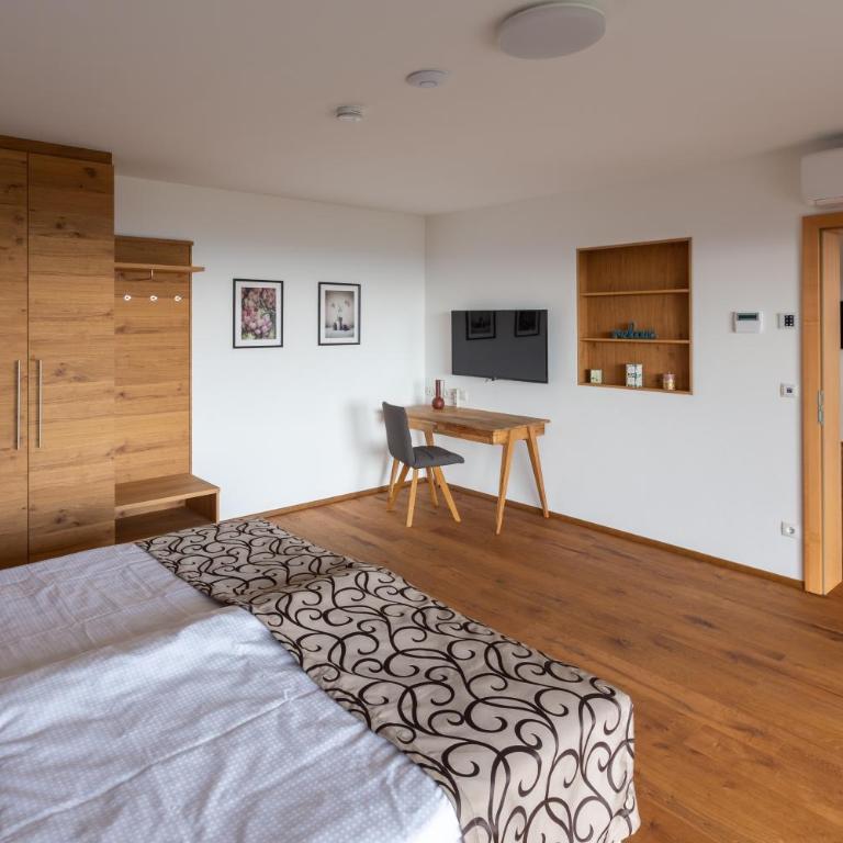 Greim15 --- ganzes Ferienhaus mit Fernsicht, Pool, Wellness - Three-Bedroom Home - 33