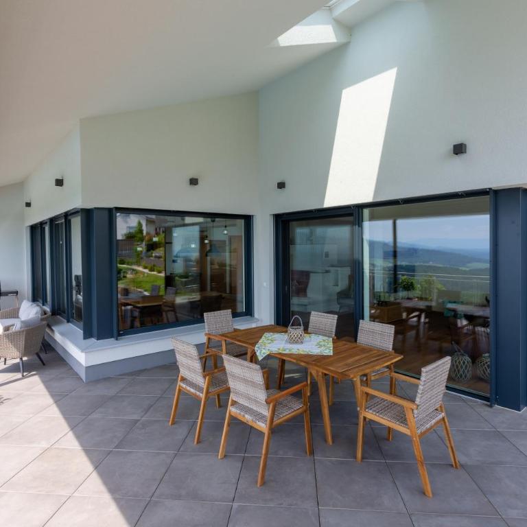 Greim15 --- ganzes Ferienhaus mit Fernsicht, Pool, Wellness - Three-Bedroom Home - 11