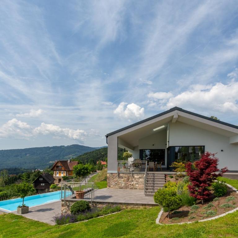 Greim15 --- ganzes Ferienhaus mit Fernsicht, Pool, Wellness - Three-Bedroom Home - 6