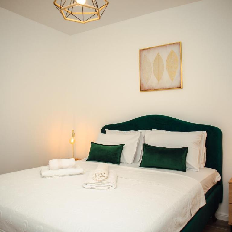 Baia di Cattaro - Two-Bedroom Apartment - 59