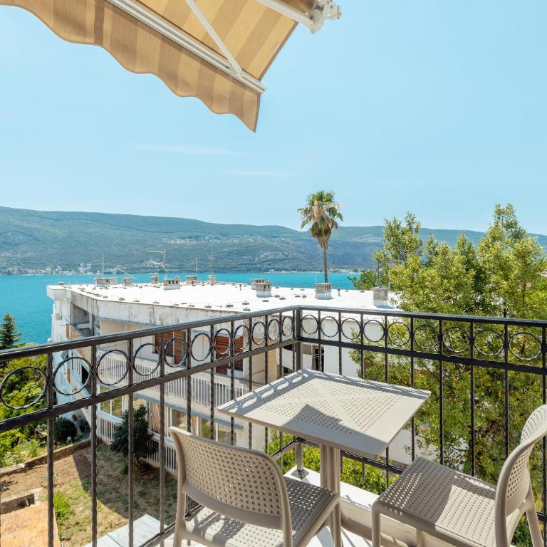 Boka Apartment 6 - Apartment with Sea View - 1