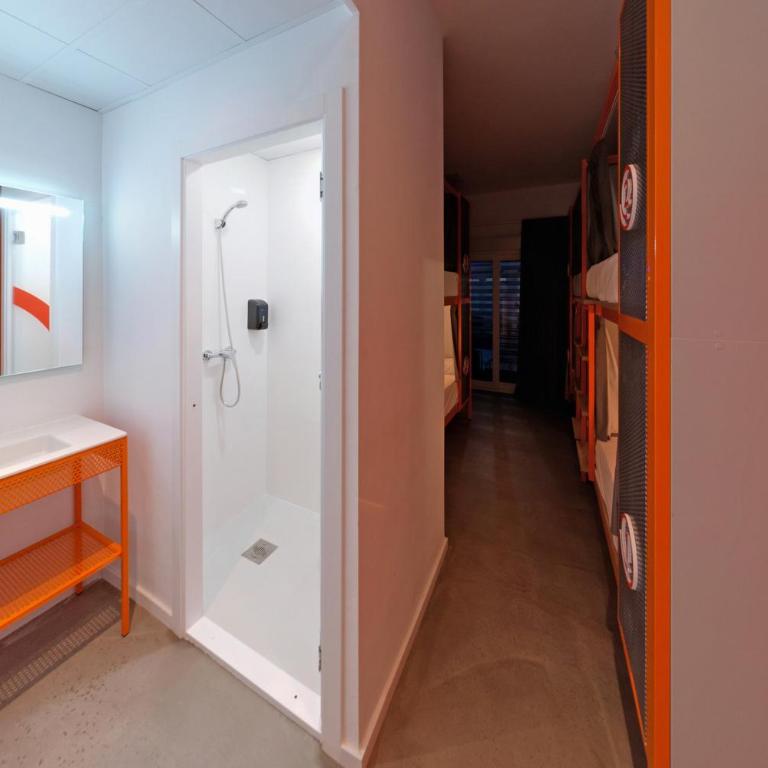 Konk Hostel - Cama en habitación compartida de 6 camas - 6