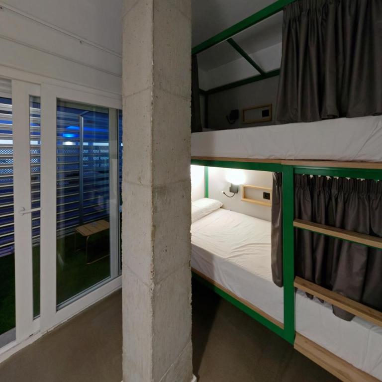 Konk Hostel - Cama en habitación compartida mixta de 4 camas - 4
