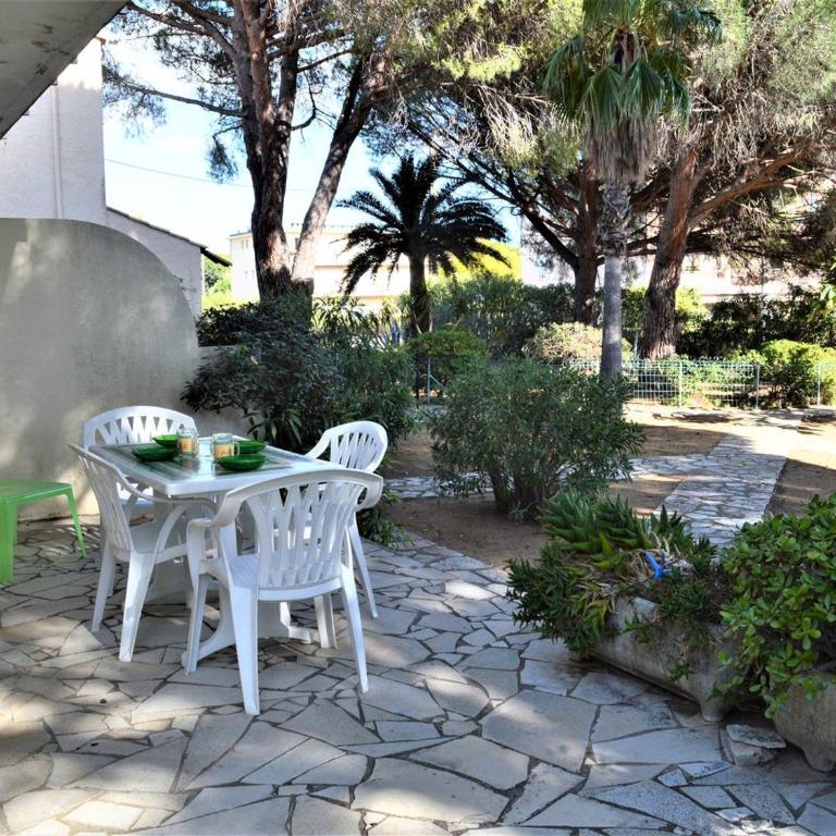 Appartement T2 pour 4 personnes, proche plage et commerces, jardin privé, parking, animaux acceptés - FR-1-226B-111 - Appartement - 2