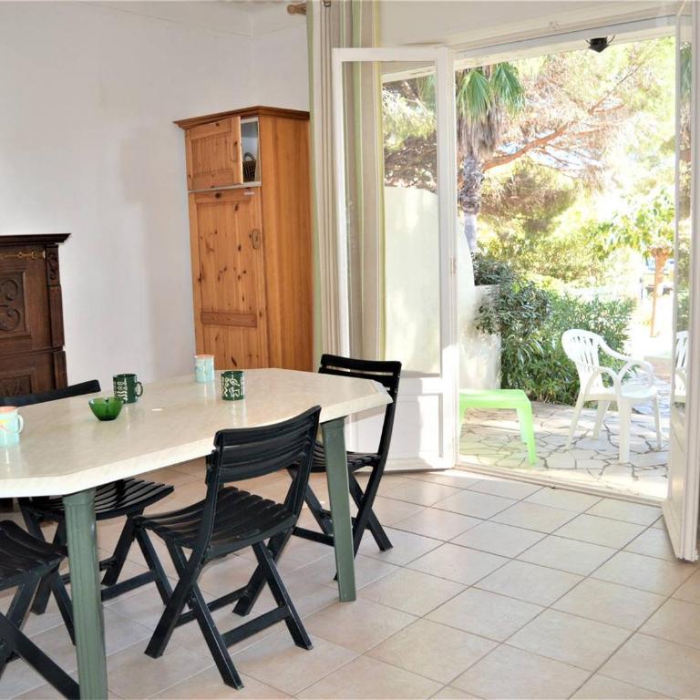 Appartement T2 pour 4 personnes, proche plage et commerces, jardin privé, parking, animaux acceptés - FR-1-226B-111 - Appartement - 3
