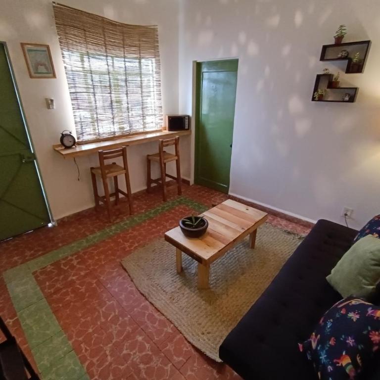 Posada Casa Mexicana Jamaica - Family Room - 9