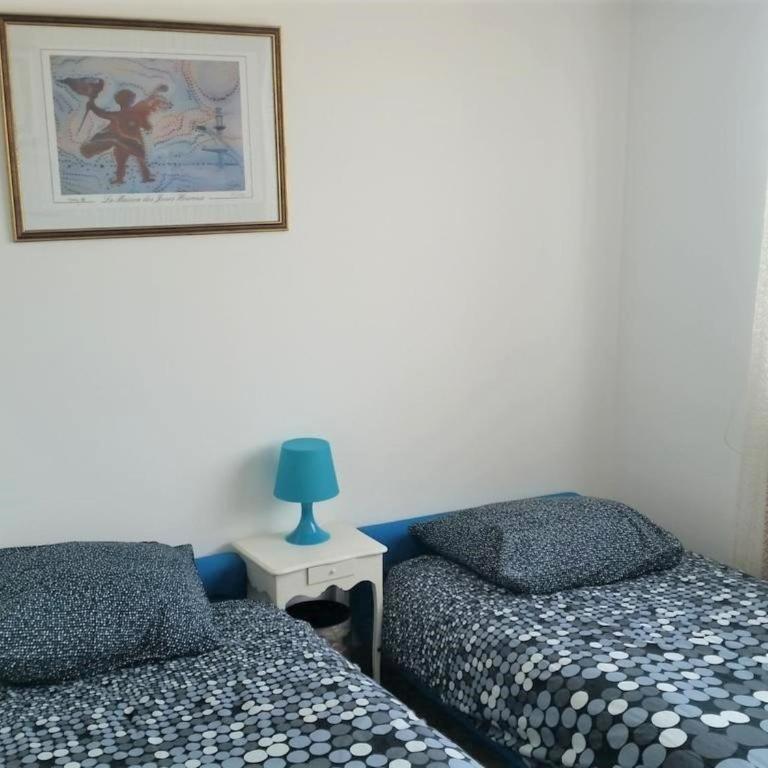 SUNNY DAYS - App 60 m2 avec balcon, 4 pers, 3e étage, au calme et ensoleillé - Appartement - 9